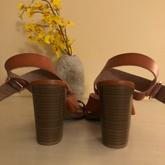 Summer heels (old Navy, size 8) - Picture 3 of 3